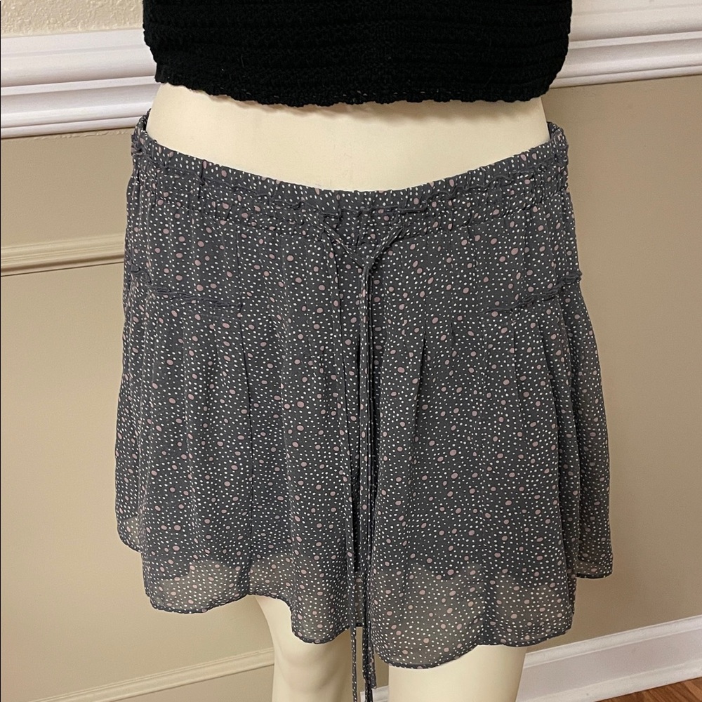 American Eagle Outfitters Gray and Pink Dot Skirt Size Large